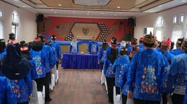 ASN Dinas Kelautan dan Perikanan Kalimantan Tengah menandatangani komitmen penerapan Core Values BerAKHLAK di Aula Dislutkan Kalteng. (16/4/26)
