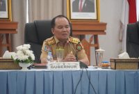 Gubernur Kalimantan Tengah memimpin rapat koordinasi antisipasi kenaikan harga BBM guna memperkuat pengawasan distribusi dan menjaga stabilitas ekonomi daerah. (20/4/26)