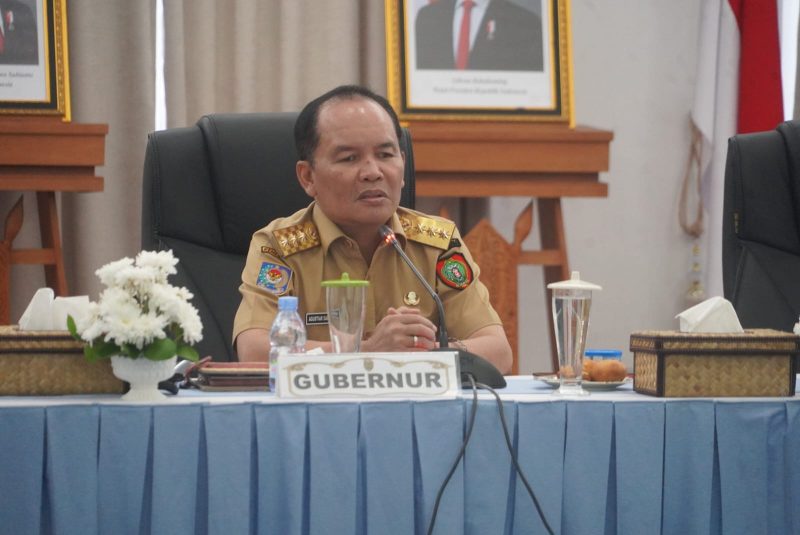 Gubernur Kalimantan Tengah memimpin rapat koordinasi antisipasi kenaikan harga BBM guna memperkuat pengawasan distribusi dan menjaga stabilitas ekonomi daerah. (20/4/26)
