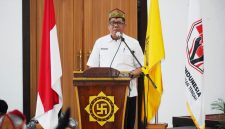 Staf Ahli Gubernur Kalimantan Tengah  Darliansjah menghadiri pelantikan pengurus LBH Antang Damang sebagai upaya memperluas akses keadilan dan layanan bantuan hukum bagi masyarakat. (22/4/26)