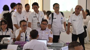 Perwakilan Diskominfosantik Provinsi Kalimantan Tengah mengikuti Rakortekrenbang 2026 bersama pemerintah kabupaten/kota guna menyelaraskan perencanaan pembangunan sektor digital, statistik, dan persandian. (22-23/4/26)