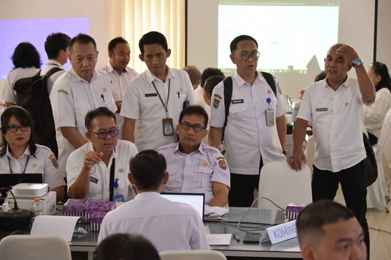Perwakilan Diskominfosantik Provinsi Kalimantan Tengah mengikuti Rakortekrenbang 2026 bersama pemerintah kabupaten/kota guna menyelaraskan perencanaan pembangunan sektor digital, statistik, dan persandian. (22-23/4/26)