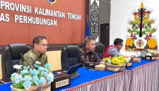 Dinas Perhubungan Provinsi Kalimantan Tengah menggelar rapat koordinasi lintas sektor untuk mengatasi kelangkaan BBM dan menjaga stabilitas tarif angkutan umum di daerah. (23/4/26)