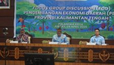 Staf Ahli Gubernur Kalimantan Tengah Darliansjah memimpin FGD Pengembangan Ekonomi Daerah Triwulan II Tahun 2026 sebagai upaya memperkuat ekosistem usaha terintegrasi dan mendorong ekonomi inklusif di Kalimantan Tengah. (24/4/26)