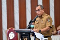 Plt Kepala Bapperida Kalteng Syahfiri memimpin rapat asistensi dan penyepakatan Rancangan Akhir RKPD Tahun 2027 bersama perangkat daerah di Aula Bapperida, Palangka Raya. (27/4/26)