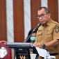 Plt Kepala Bapperida Kalteng Syahfiri memimpin rapat asistensi dan penyepakatan Rancangan Akhir RKPD Tahun 2027 bersama perangkat daerah di Aula Bapperida, Palangka Raya. (27/4/26)