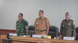 Staf Ahli Gubernur Kalteng Yuas Elko mengikuti Rakor Pengendalian Inflasi Tahun 2026 secara daring dari Ruang Rapat Bajakah Kantor Gubernur Kalimantan Tengah. (27/4/26)