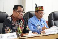 Plt. Asisten Perekonomian dan Pembangunan Setda Provinsi Kalimantan Tengah Darliansjah memimpin rapat sinkronisasi penilaian BLUD di Ruang Rapat Bajakah, Kantor Gubernur Kalteng, dalam rangka percepatan peningkatan layanan publik dan kemandirian keuangan daerah. (30/4/26)