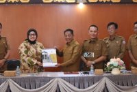 Pemkab Mura menyerahkan LKPD Tahun Anggaran 2025 yang dilaksanakan di Aula Cahai Ondhui Tingang, Gedung B Kantor Bupati setempat, Senin (6/4/2026).