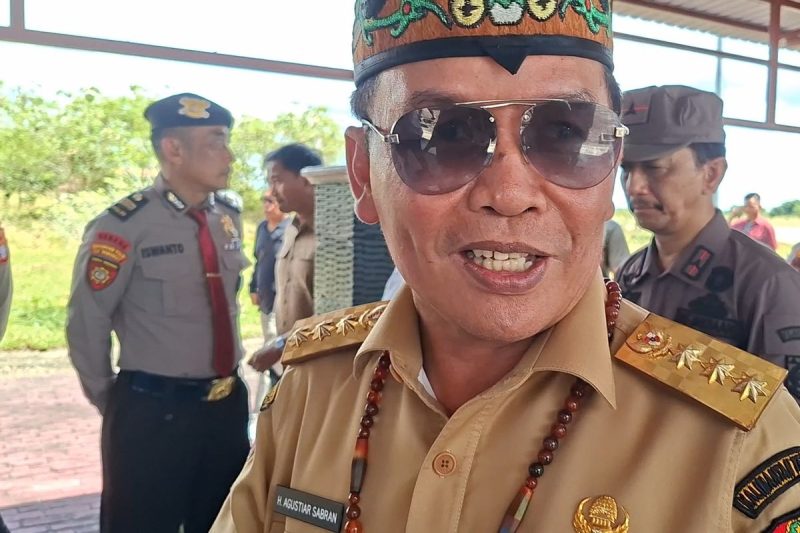 Gubernur Kalimantan Tengah Agustiar Sabran menyampaikan kebijakan penerapan kerja dari rumah (WFH) bagi ASN di lingkungan Pemprov Kalteng untuk meningkatkan efisiensi operasional dan penggunaan energi di perkantoran. (7/4/26)