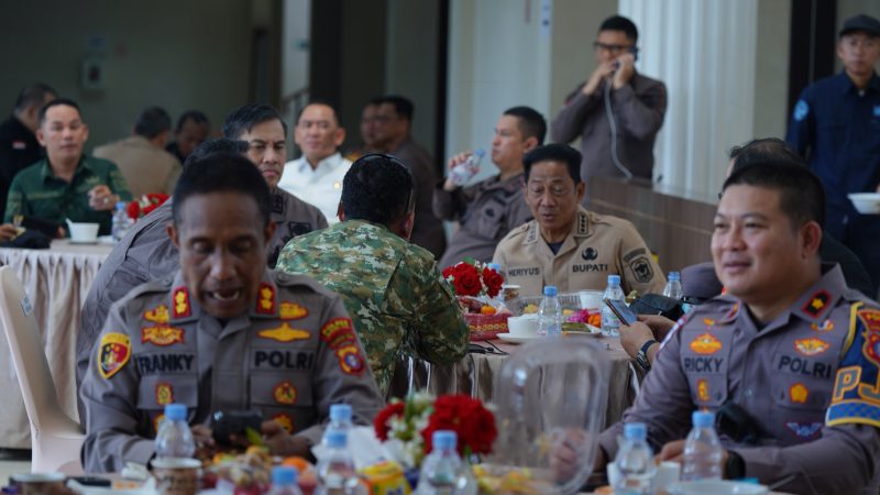 Pemkab Mura terima kunjungan kerja Menteri Pertahanan RI, Sjafrie Sjamsoeddin, bersama Satgas PKH di wilayah operasional PT Asmin Koalindo Tuhup (AKT), Desa Tumbang Bauh, Kecamatan Barito Tuhup Raya, Selasa (7/4/2026).