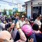 Bupati Shalahuddin didampingi Wakil Bupati, Felix SY. Tingan, meninjau gerakan pangan murah di Muara Teweh, Jumat, 13 Maret 2026.(foto : Abram/tegaklurus.net)