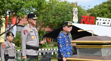 Gubernur Kalimantan Tengah Agustiar Sabran memimpin Apel Gelar Pasukan Kesiapsiagaan Karhutla 2026 di Lapangan Barigas Polda Kalteng. (17/4/26)