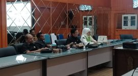 Foto di Dalam rapat yang digelar di ruang rapat DPRD
