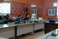 Foto di ruang Rapat Dengar Pendapat (RDP) bersama Dinas Pertanian setempat