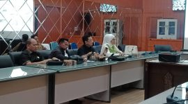 Foto di ruang Rapat Dengar Pendapat (RDP) bersama Dinas Pertanian setempat