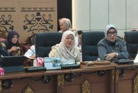 Foto Wakil Ketua II DPRD Barito Utara, Hj. Henny Rosgiaty Rusli