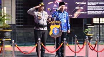 Foto Sekretaris Daerah (Sekda) Barito Utara, Muhlis, menghadiri Apel Gelar Pasukan dan Sarana Prasarana