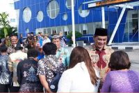 Foto Bupati Barito Utara, H. Shalahuddin di Apel Pagi di halaman RSUD Muara Teweh