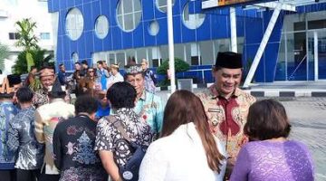 Foto Bupati Barito Utara, H. Shalahuddin di Apel Pagi di halaman RSUD Muara Teweh