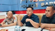 Kapolres AKBP Singgih Febiyanto dan Kasat Reskrim AKP Ricky Setiawan serta Kabidpenum Iptu Novendra saat memberika  pres rilis, Selasa (21/04/26). foto. Dadang