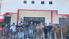 Perwakilan karyawan PT AKT usai audiensi dengan Dinas Transmigrasi dan Tenaga Kerja (Distransnaker) Kabupaten Murung Raya di Puruk Cahu, Senin (20/4/2026).