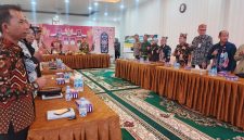 Foto penandatanganan pakta integritas di Aula Rumah Jabatan Bupati