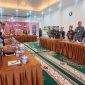 Foto penandatanganan pakta integritas di Aula Rumah Jabatan Bupati