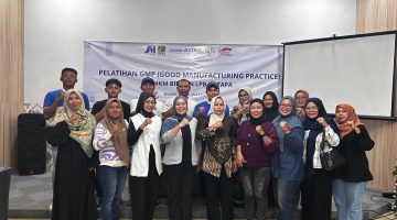 Foto kolaborasi PT Pamapersada Nusantara Site SMMS, PT SMM, dan Yayasan Astra–YDBA melaksanakan pelatihan Good Manufacturing Practices (GMP)