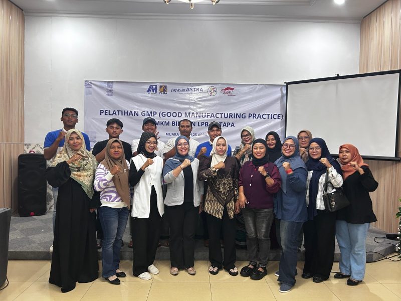 Foto kolaborasi PT Pamapersada Nusantara Site SMMS, PT SMM, dan Yayasan Astra–YDBA melaksanakan pelatihan Good Manufacturing Practices (GMP)