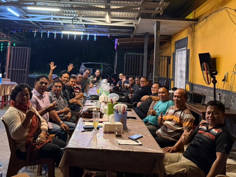 Saat kegiatan pra rapat DAD Bartim di cafe 113 Tamiang Tayang. Foto : 1tulah.com/zakirin