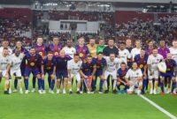 Dalam laga ekshibisi bertajuk Clash of Legends, tim Barcelona Legends tampil memukau dengan menumbangkan DRX World Legends lewat skor telak 3-0. Foto:Suara.com