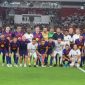 Dalam laga ekshibisi bertajuk Clash of Legends, tim Barcelona Legends tampil memukau dengan menumbangkan DRX World Legends lewat skor telak 3-0. Foto:Suara.com