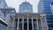 Gedung Mahkamah Konstitusi di Jakarta, Senin (16/10/2023). [Suara.com/Alfian Winanto] 