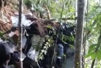 helikopter PK-CFX jatuh di hutan Sadakau Kalimantan Barat, kamis (16/4/2026). 