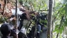 helikopter PK-CFX jatuh di hutan Sadakau Kalimantan Barat, kamis (16/4/2026). 