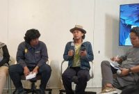 Sejarawan Indonesia J.J Rizal dalam sebuah diskusi Liga Demokrasi yang bertajuk Militerisme, kekerasan, dan Impunitas, yang diselenggarakan oleh Yayasan Lembaga Bantuan Hukum Indonesia (YLBHI), Jumat (24/04/2026) [Suara.com/Tsabita] 