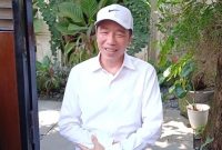 Jokowi saat memberikan keterangan kepada wartawan di rumahnya. [Suara.com/Ari Welianto] 