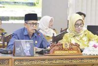 Ketua Komisi I DPRD Kalteng, Muhajirin (tengah), didampingi Ketua Komisi II DPRD Kalteng, Siti Nafsiah (paling kanan), Selasa (28/4/2026).Foto:Istimewa