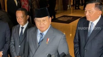 Presiden Prabowo Subianto dan Bahlil Lahadalia di resepsi pernikahan El Rumi dan Syifa Hadju pada Minggu, 26 April 2026 [Suara.com/Tiara Rosana] 
