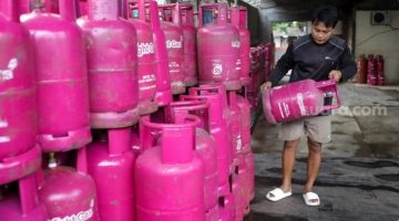 Kebijakan kenaikan harga LPG dan BBM nonsubsidi dinilai pakar ekonomi mampu menguatkan nilai tukar rupiah, namun tetap berisiko memicu inflasi domestik. [Suara.com/Alfian Winanto] 