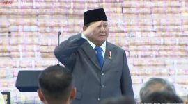 Momen Prabowo Beri Hormat ke Satgas PKH [Suara.com/Bagaskara] 