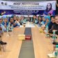 Anggota DPRD Kalteng Faridawaty Darland Atjeh yang juga Ketua DPW Partai Nasdem Kalteng bersama Sekretaris DPW Nasdem Kalteng Mukarramah saat menyerap aspirasi warga di Kecamatan Pahandut, baru-baru ini.(Istimewa)