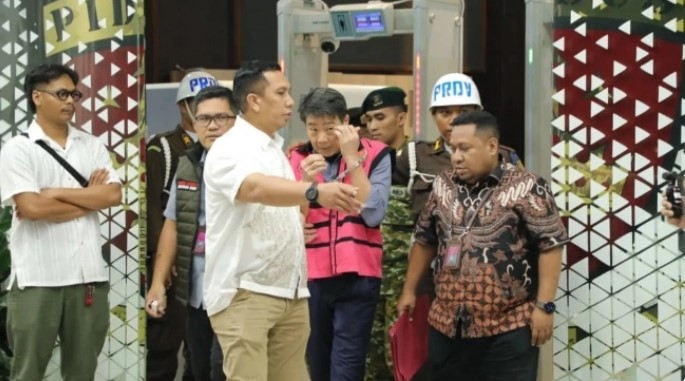 Kejaksaan Agung RI menetapkan Samin Tan sebagai tersangka kasus dugaan korupsi pengelolaan tambang batu bara PT Asmin Koalindo Tuhup (AKT) di Kabupaten Murung Raya, Kalimantan Tengah, Jumat (27/3/2026) malam. [Foto: Dok. Kejaksaan Agung RI) 