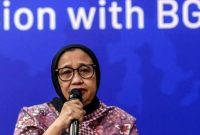 Wakil Kepala Badan Gizi Nasional (BGN) Nanik S. Deyang memberikan keterangan di Kantor Badan Gizi Nasional (BGN) di Jakarta. (ANTARA FOTO/GALIH PRADIPTA) 