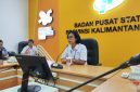 Plt. Kepala BPS Kalimantan Tengah Maria Wahyu Utami saat memaparkan rilis indikator strategis daerah di ruang Vicon BPS Provinsi Kalimantan Tengah. (5/5/26)
