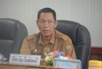 Staf Ahli Gubernur Kalteng Yuas Elko saat mengikuti Rapat Koordinasi Pengendalian Inflasi Tahun 2026 secara virtual dari Ruang Rapat Bajakah Kantor Gubernur Kalimantan Tengah. (5/5/26)
