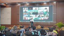Plt. Kepala Dinas Pendidikan Kalimantan Tengah Muhammad Reza Prabowo saat memberikan sambutan pada pembukaan Rapat Koordinasi Penyusunan Kalender Pendidikan dan Sosialisasi SPMB Tahun Ajaran 2026/2027 di Aula Berkah Disdik Kalteng. (7/5/26)