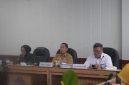 Staf Ahli Gubernur Kalimantan Tengah Bidang Ekonomi, Keuangan, dan Pembangunan Yuas Elko mengikuti Rapat Koordinasi Pengendalian Inflasi Tahun 2026 dan Launching Buku Panduan Pendidikan Antikorupsi bersama Kemendagri secara virtual di Ruang Rapat Bajakah Kantor Gubernur Kalteng, Senin (11/05/26).