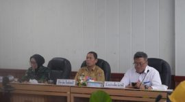 Staf Ahli Gubernur Kalimantan Tengah Bidang Ekonomi, Keuangan, dan Pembangunan Yuas Elko mengikuti Rapat Koordinasi Pengendalian Inflasi Tahun 2026 dan Launching Buku Panduan Pendidikan Antikorupsi bersama Kemendagri secara virtual di Ruang Rapat Bajakah Kantor Gubernur Kalteng, Senin (11/05/26).